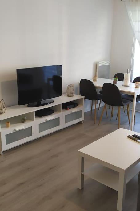 T2 De 42M² A Proximite De La Gare A 30Min De Paris Apartment Mantes-la-Jolie Exterior photo