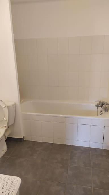 T2 De 42M² A Proximite De La Gare A 30Min De Paris Apartment Mantes-la-Jolie Exterior photo